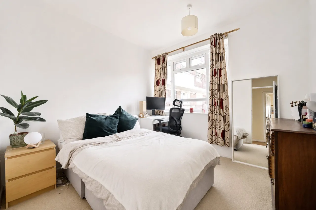 Albert Drive, London, SW19 6LR, photo 2