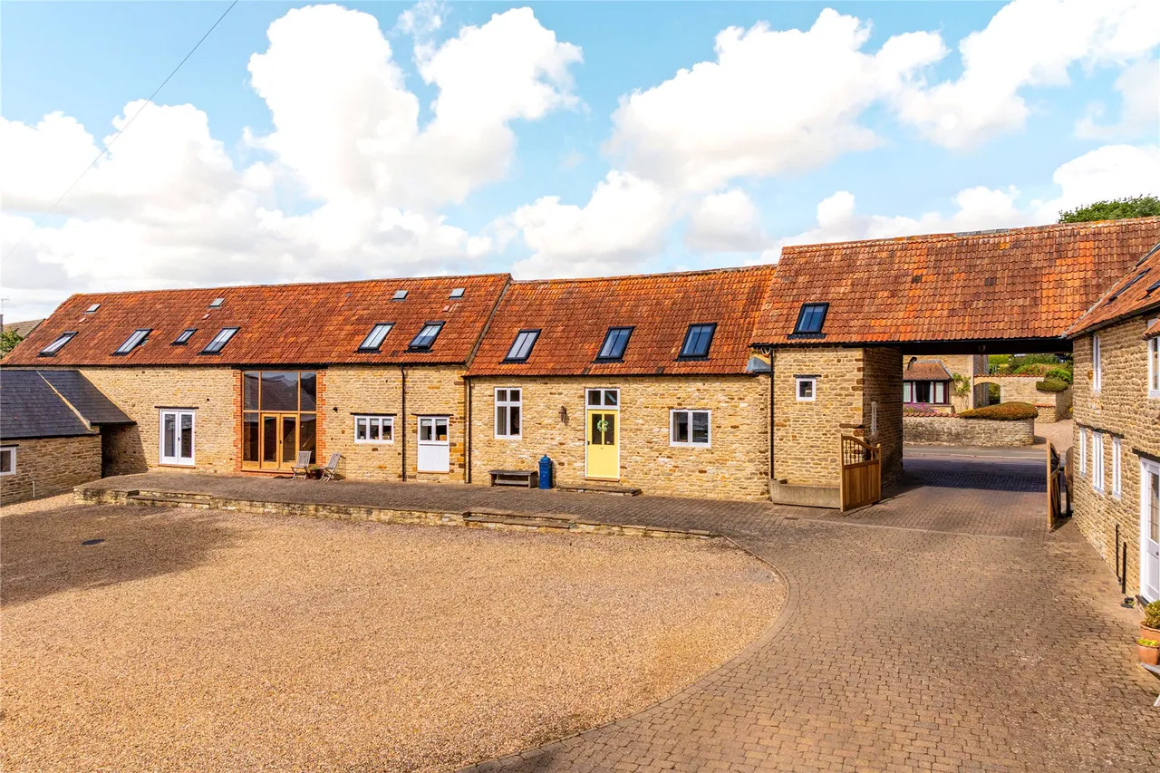 High Street, Great Doddington, NN29, photo 40