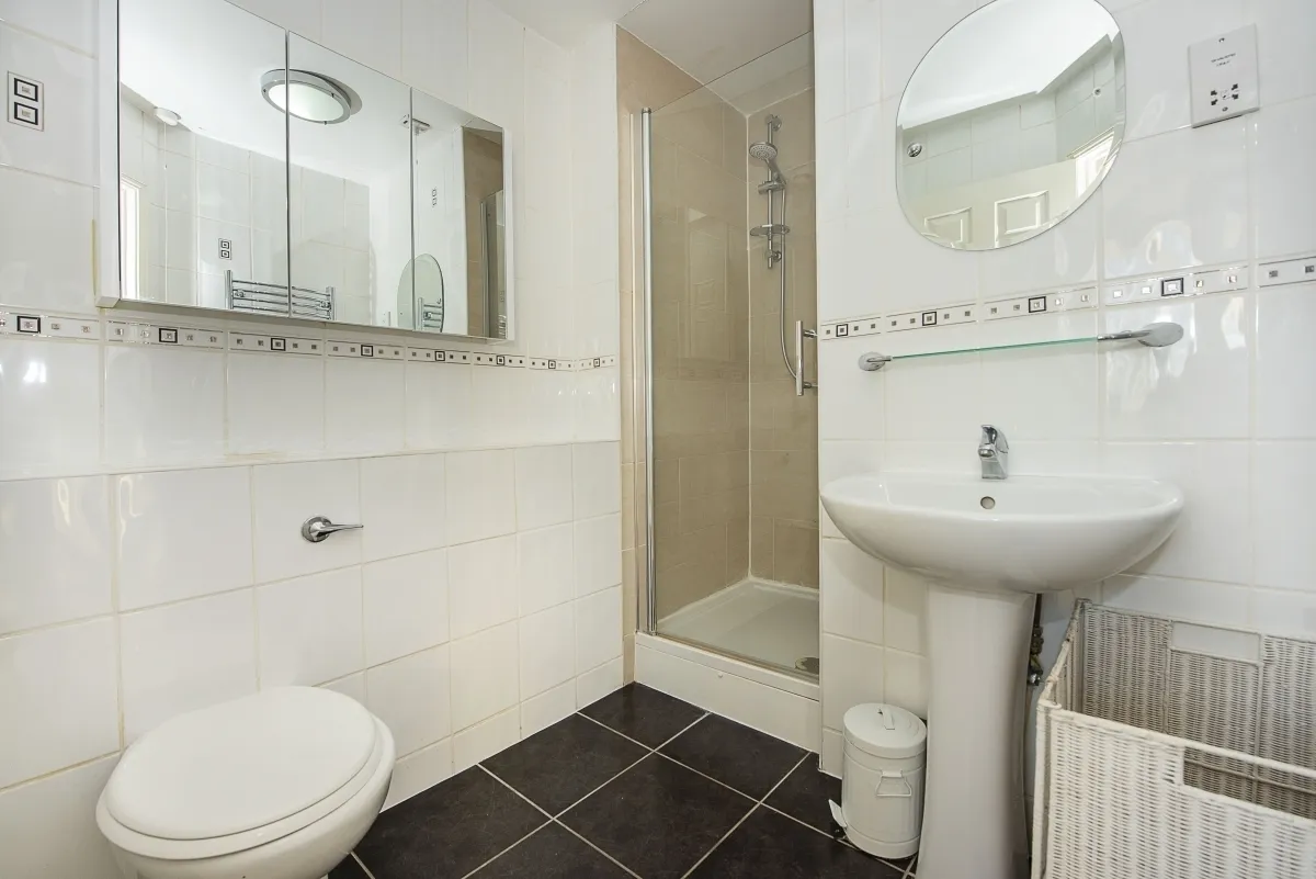Livesey Close Kingston upon Thames KT1, photo 8