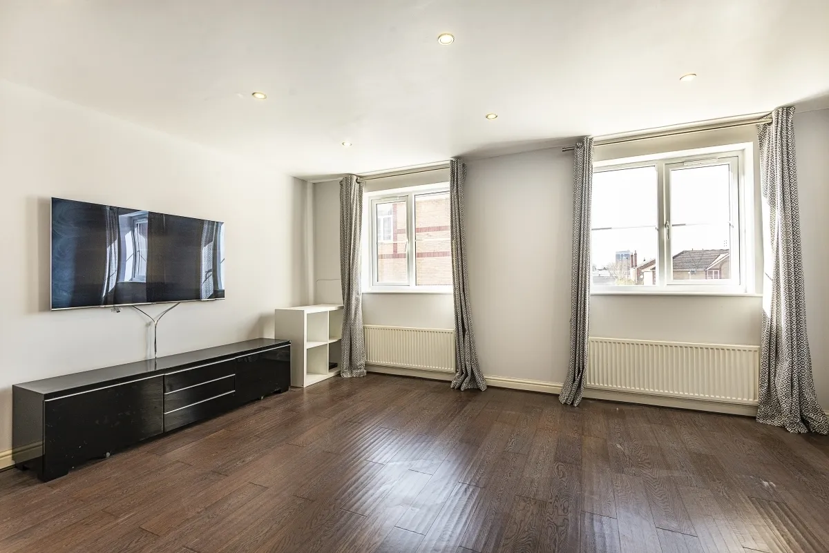 Livesey Close Kingston upon Thames KT1, photo 4