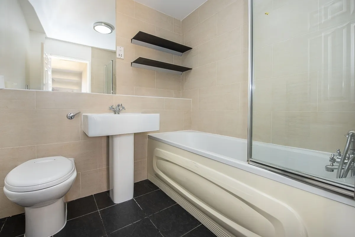 Livesey Close Kingston upon Thames KT1, photo 7