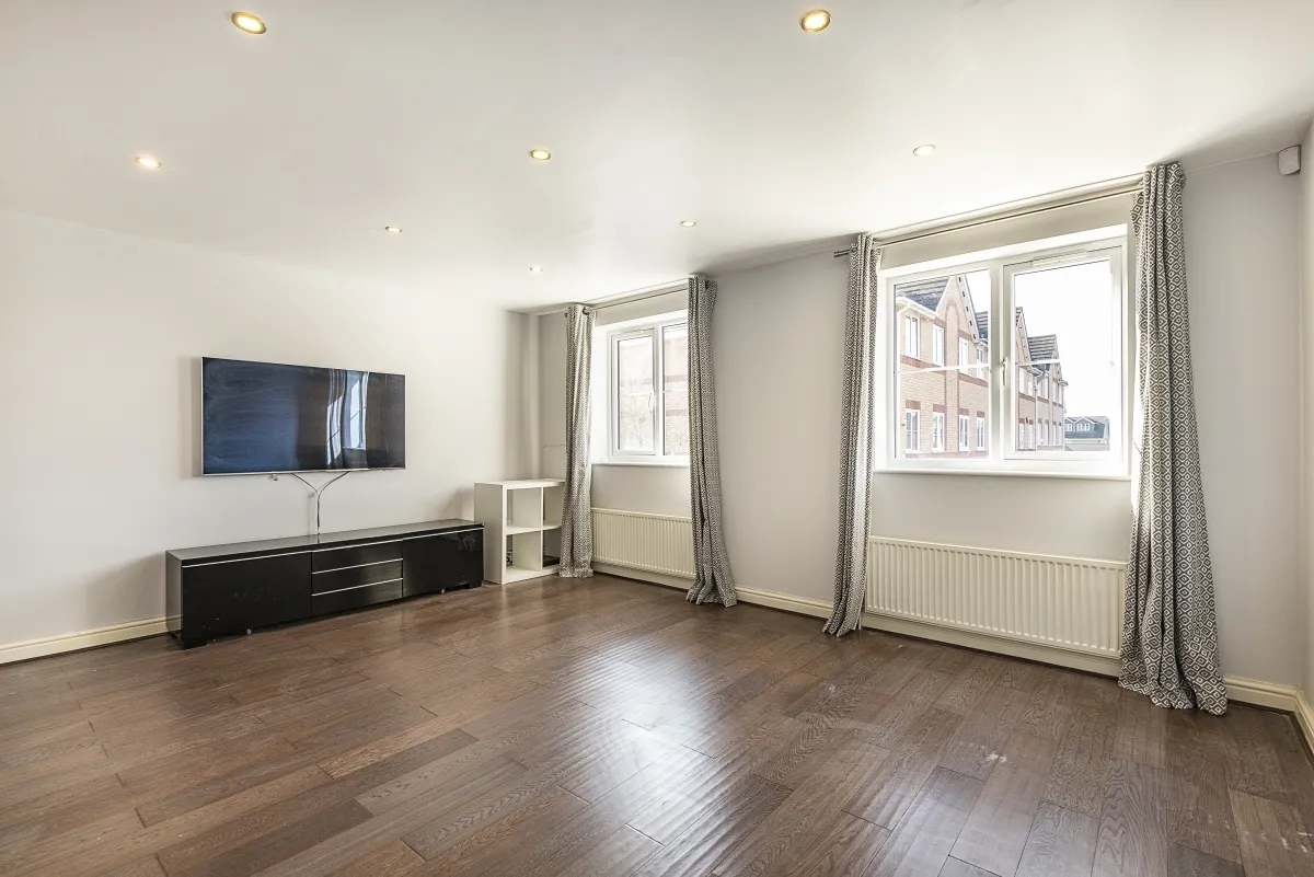 Livesey Close Kingston upon Thames KT1, photo 12