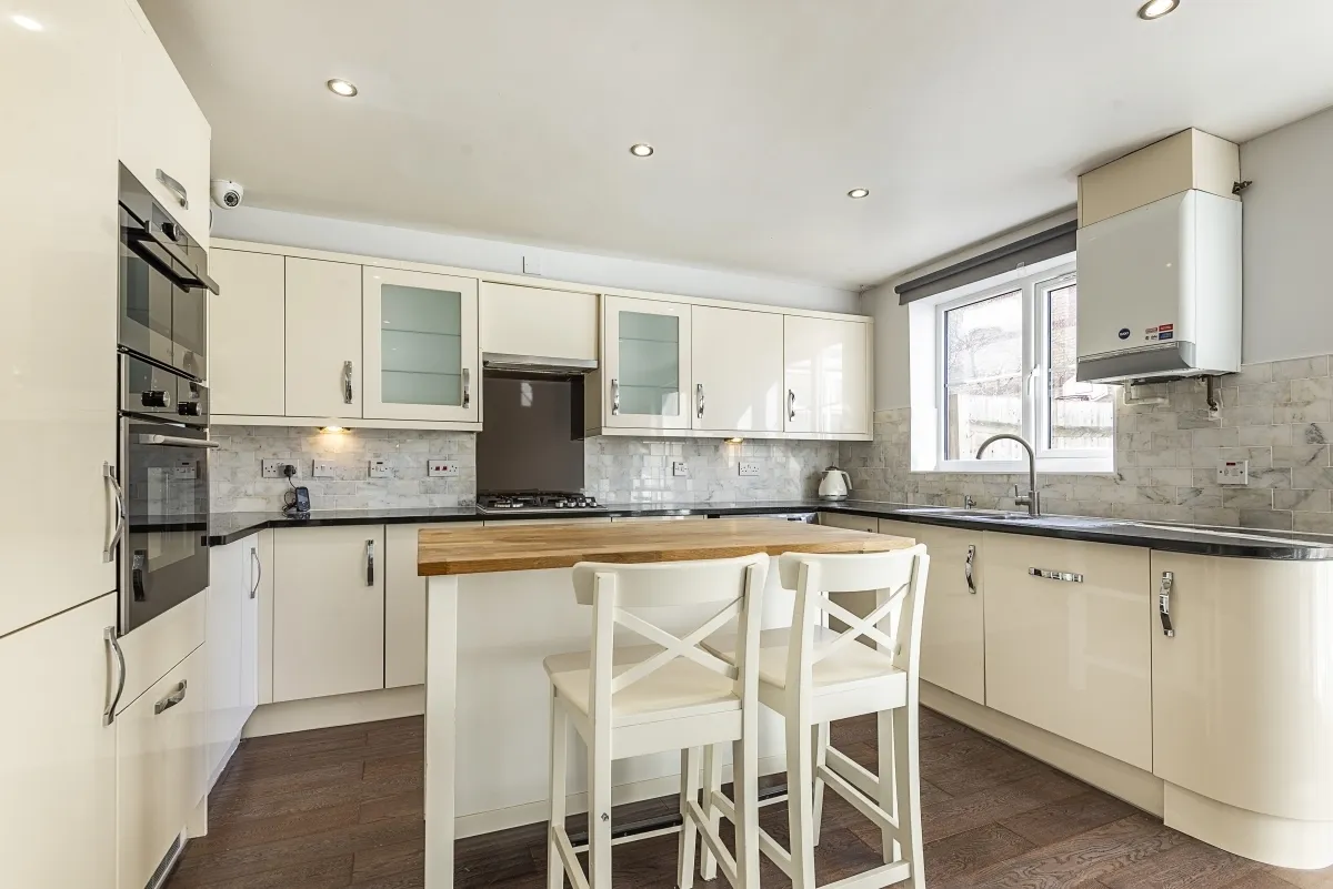 Livesey Close Kingston upon Thames KT1, photo 11
