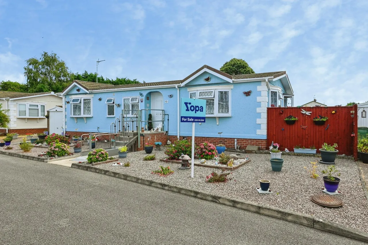 3 bed park home for sale, Wisbech, PE13