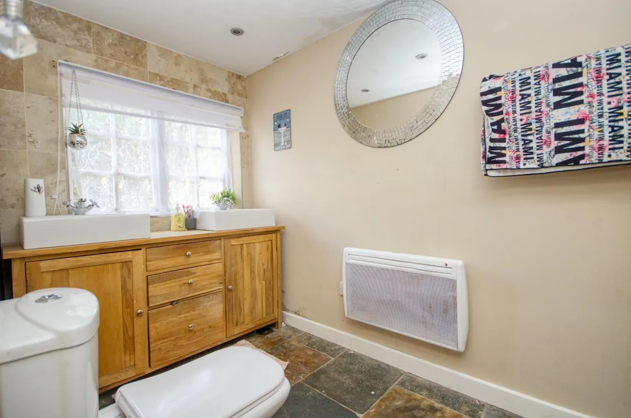 Bassett Green Village, Bassett, Southampton, Hampshire, SO16 3ND, photo 10