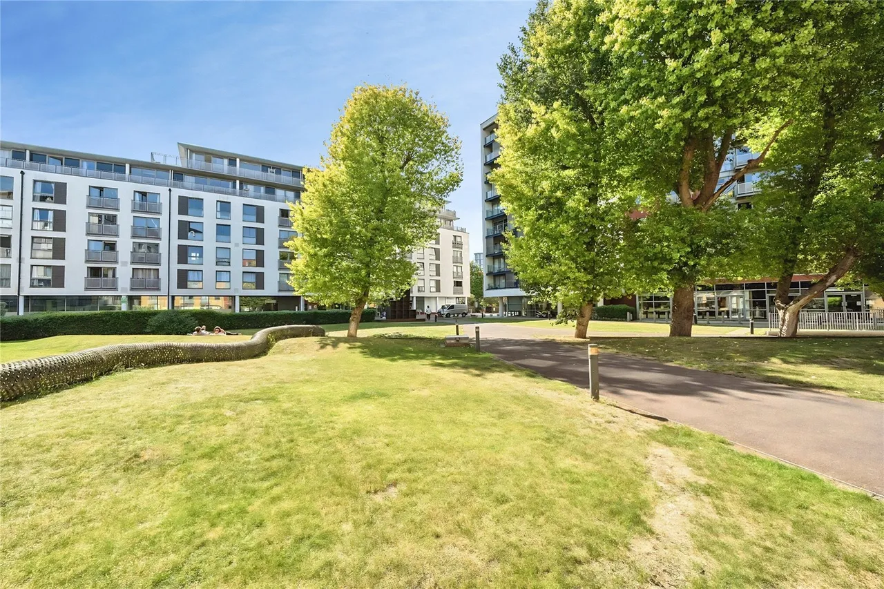 Deals Gateway, SE13, photo 6