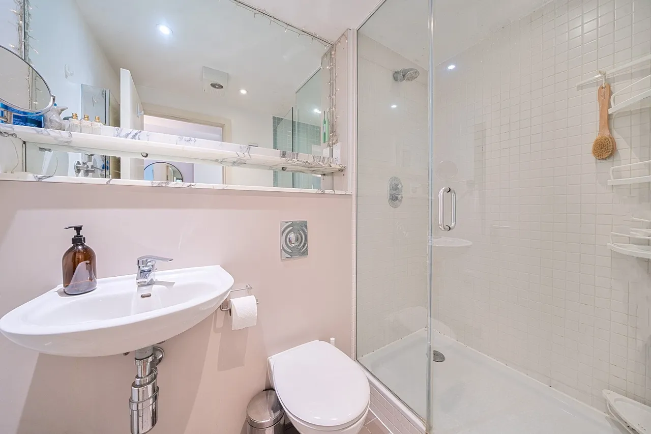 Deals Gateway, SE13, photo 9