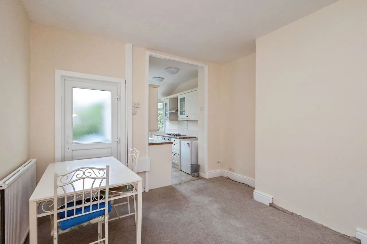 Victoria Street, Hyde, SK14, photo 10