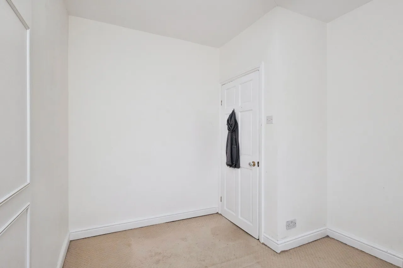 Victoria Street, Hyde, SK14, photo 19