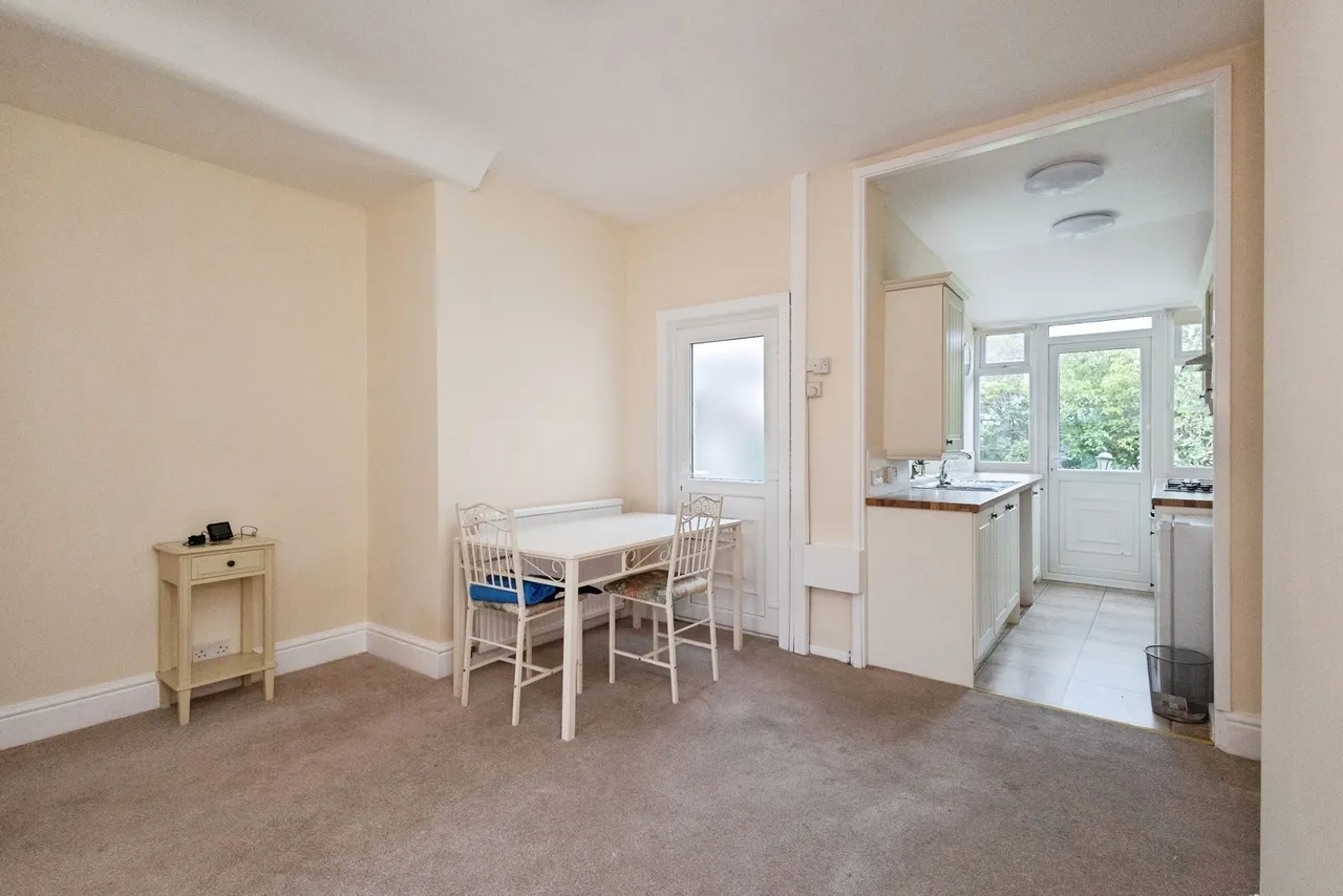 Victoria Street, Hyde, SK14, photo 9