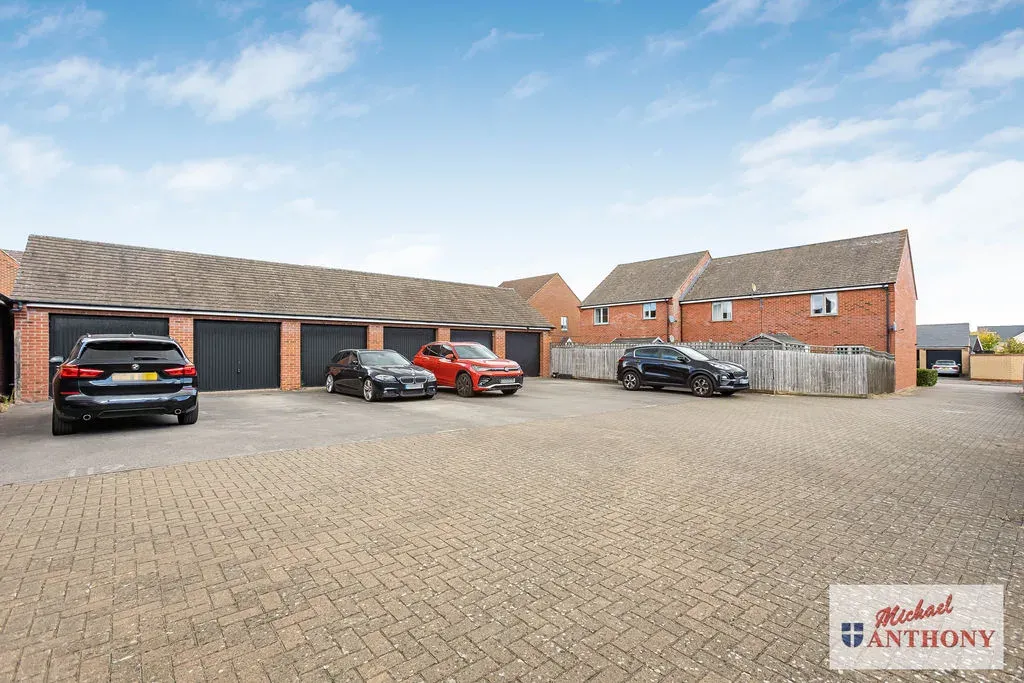 Selkirk Drive, Oakridge Park, Milton Keynes, Buckinghamshire, MK14 6FH, photo 15