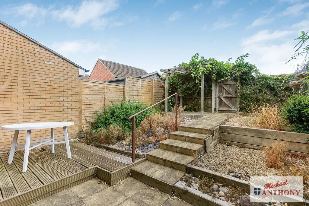 Selkirk Drive, Oakridge Park, Milton Keynes, Buckinghamshire, MK14 6FH, photo 4
