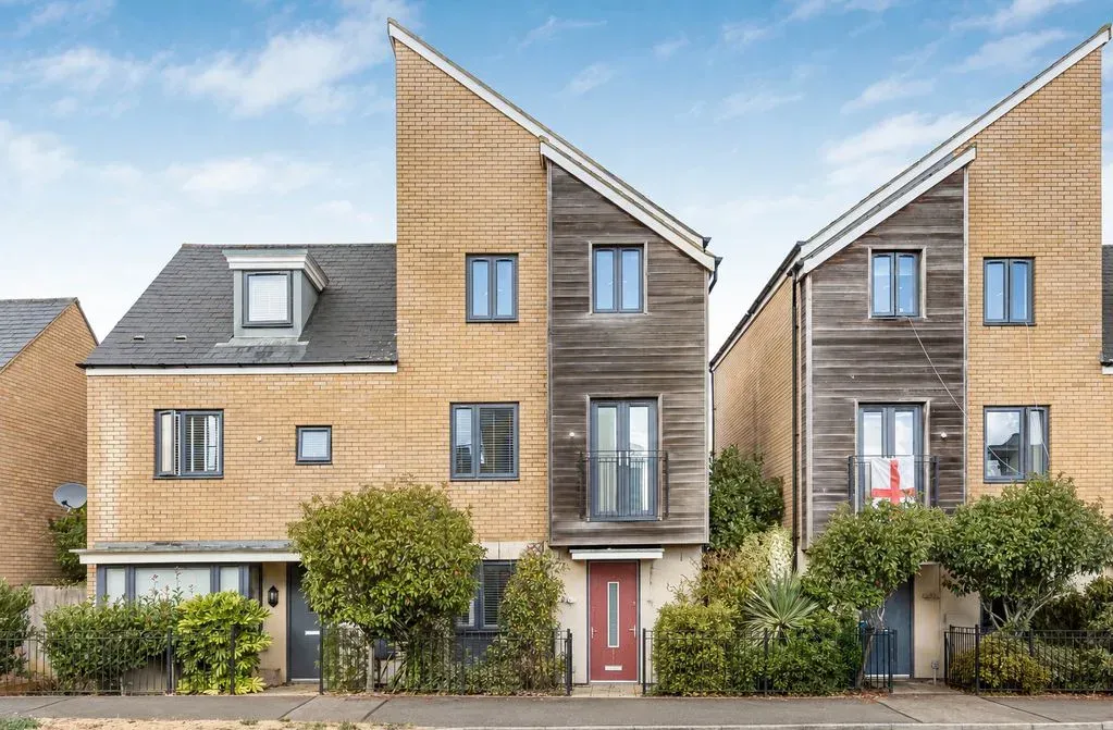 4 bed house for sale — Selkirk Drive, Oakridge Park, Milton Keynes, Buckinghamshire, MK14 6FH