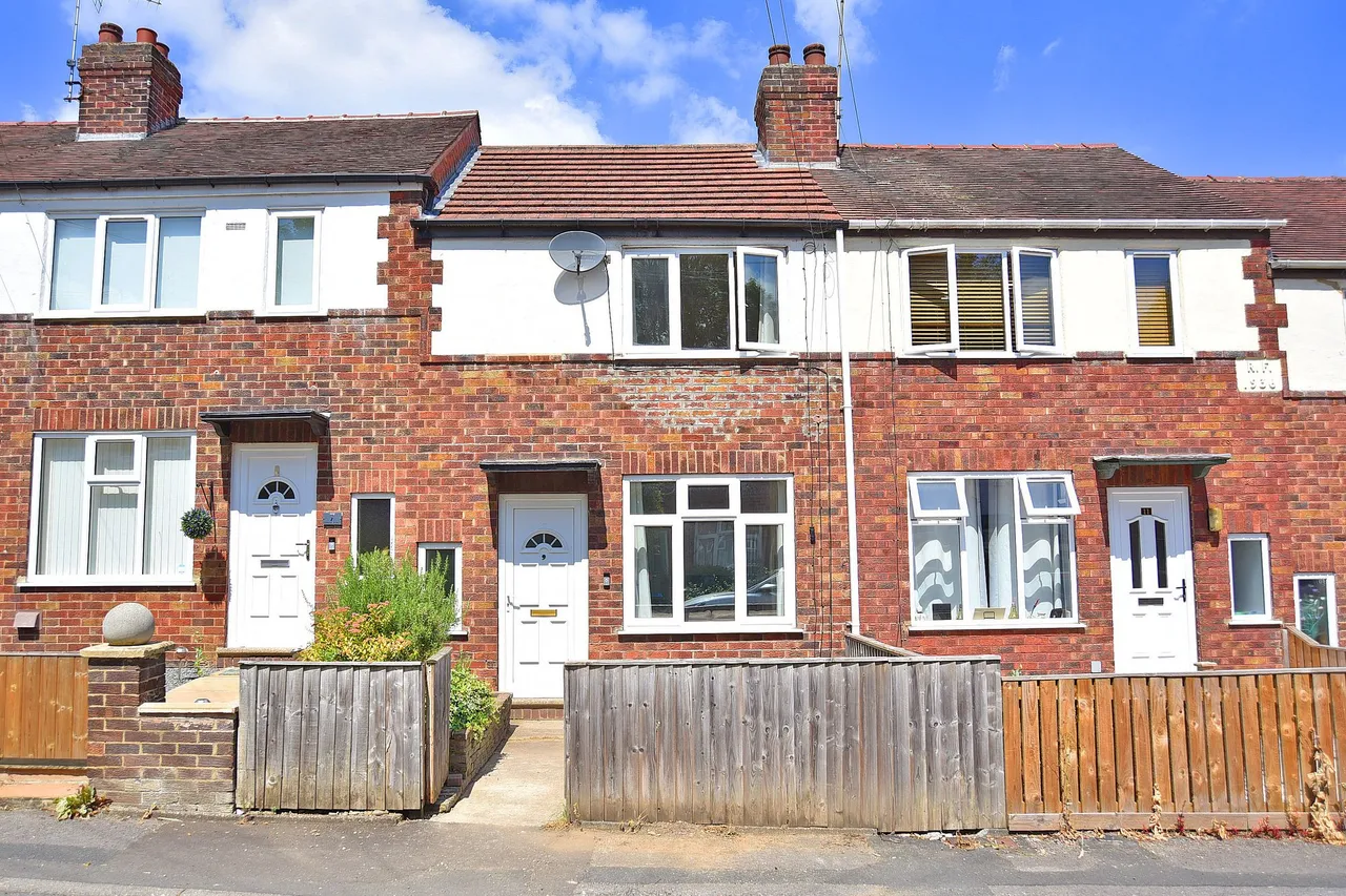 2 bed house for sale, Queens Road, Knaresborough, HG5