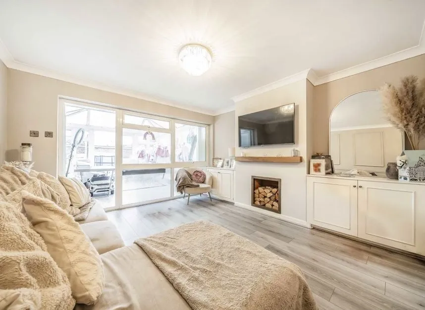 Ashdene Close, Ashford, TW15, photo 2