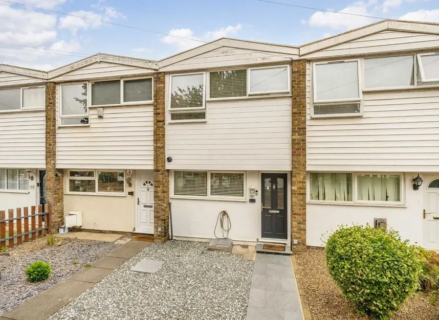 2 bed house for sale — Ashdene Close, Ashford, TW15