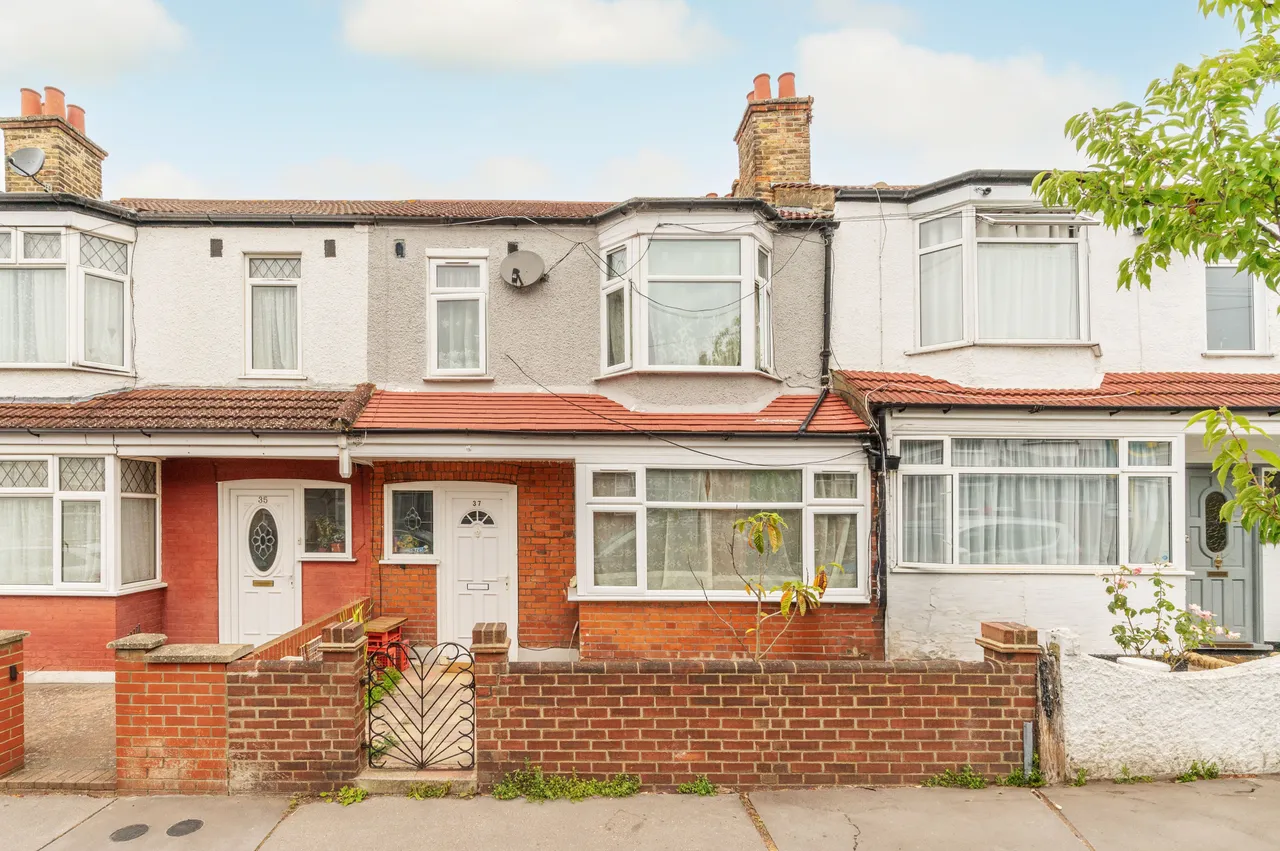 3 bed house for sale — 37 Hamilton Road, Thornton Heath