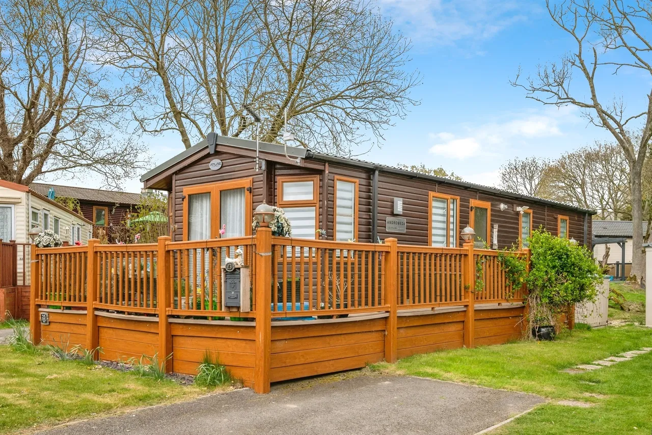 2 bed park home for sale — Haveringland Hall Country Park, Haveringland, Norwich