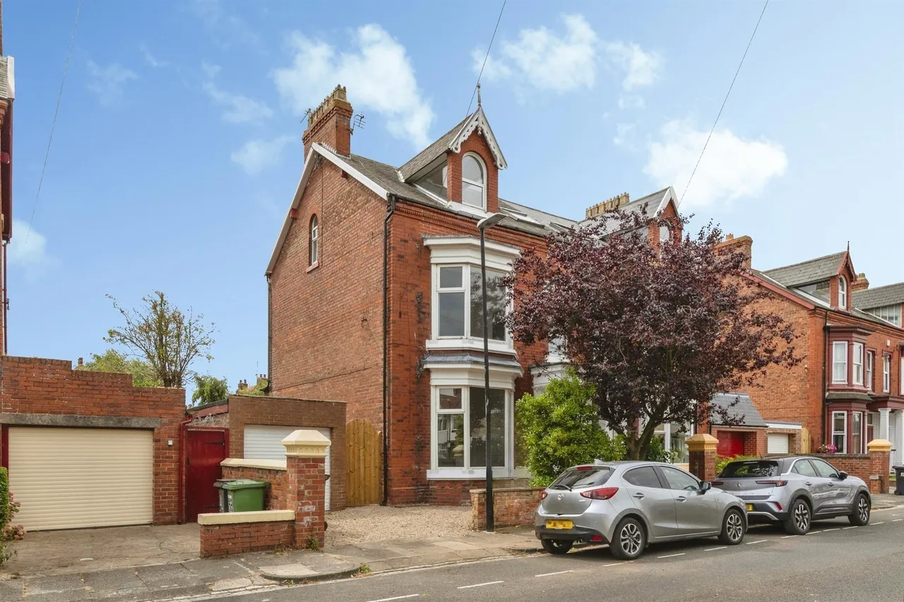 5 bed house for sale — Hutton Avenue, Hartlepool
