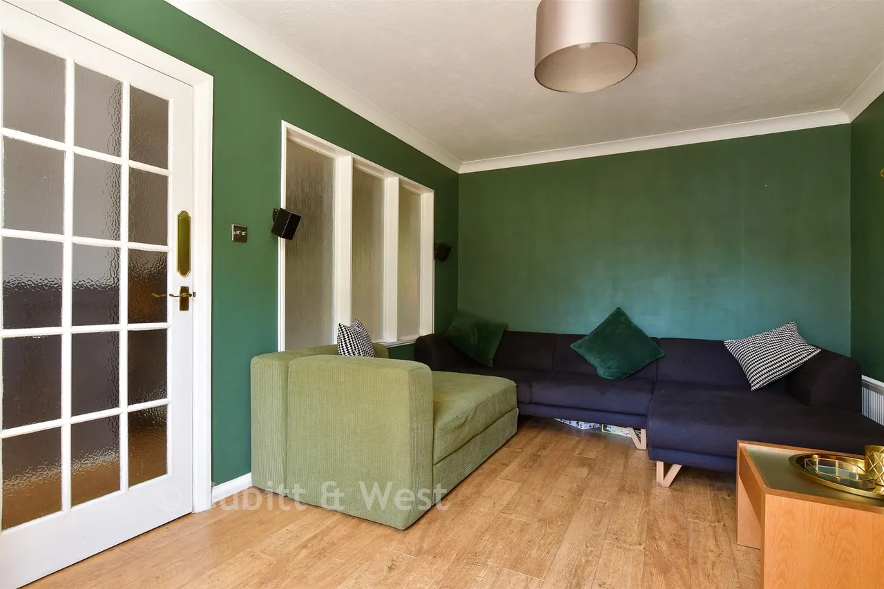 Springfield Gardens, Worthing, BN13, photo 6