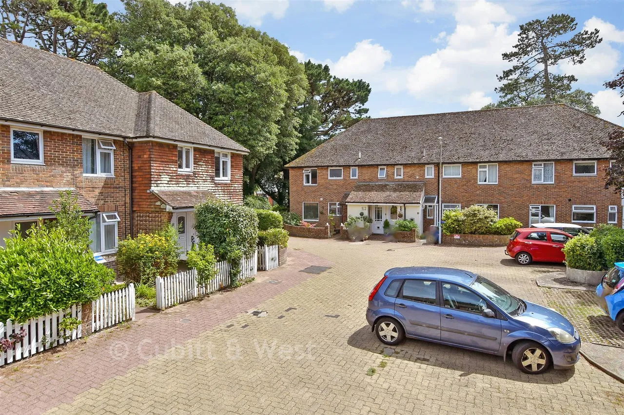 Springfield Gardens, Worthing, BN13, photo 16