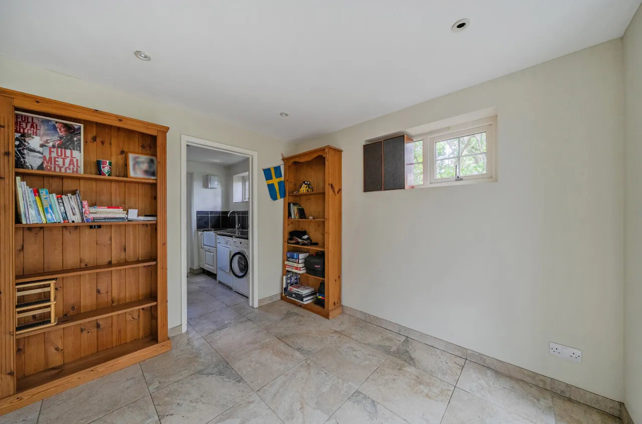 Barrens Close, Woking, GU22, photo 15