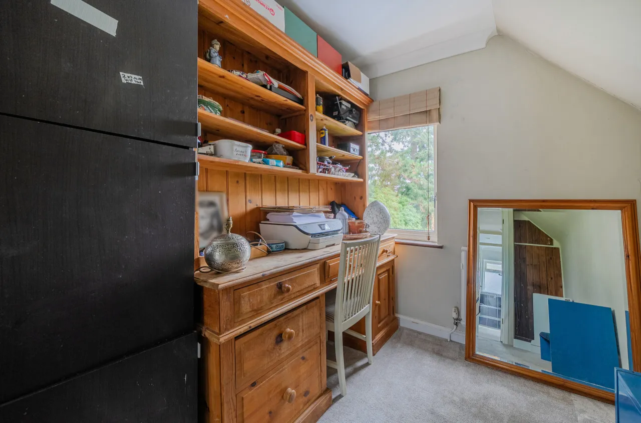 Barrens Close, Woking, GU22, photo 13
