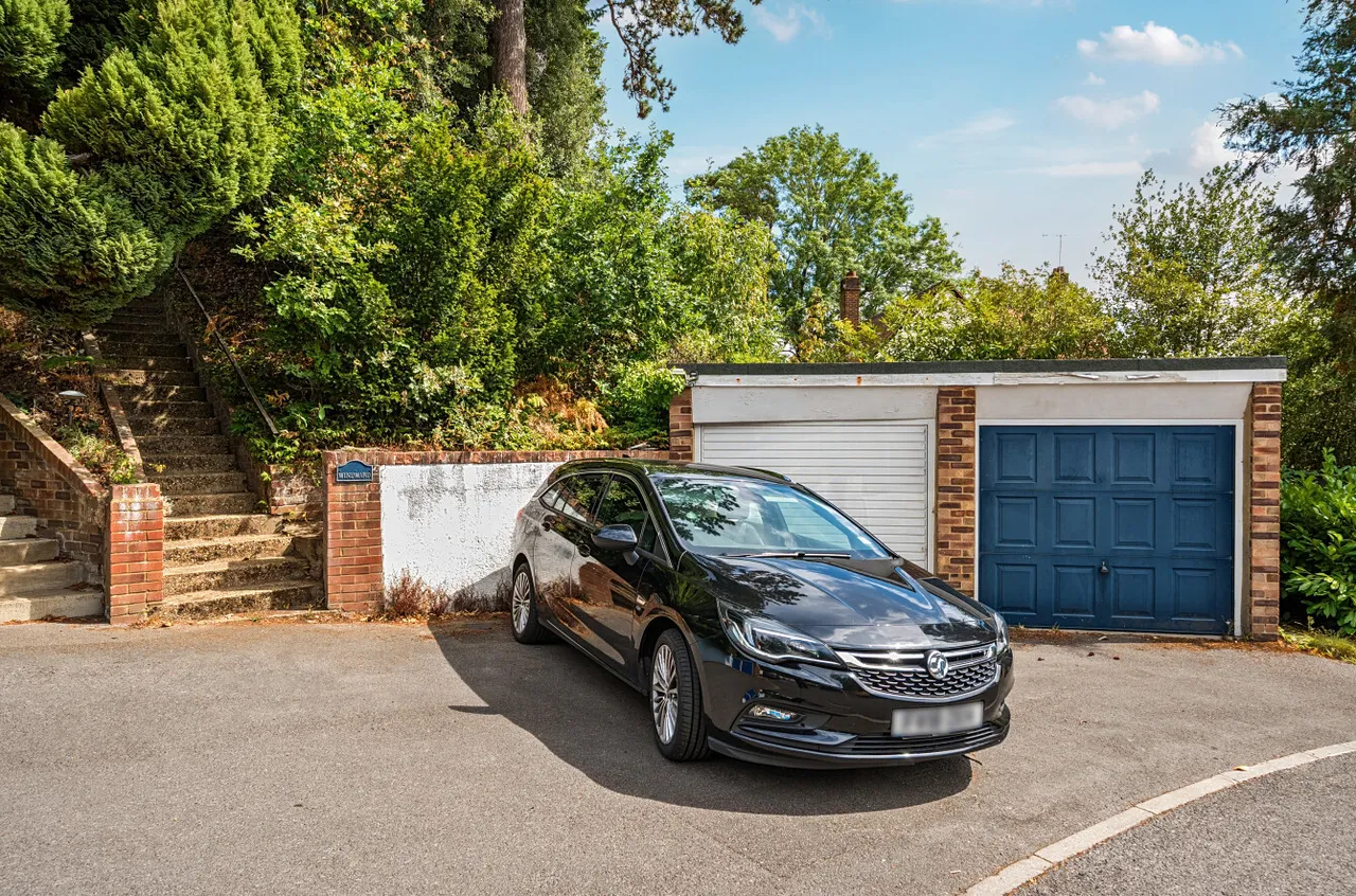 Barrens Close, Woking, GU22, photo 16