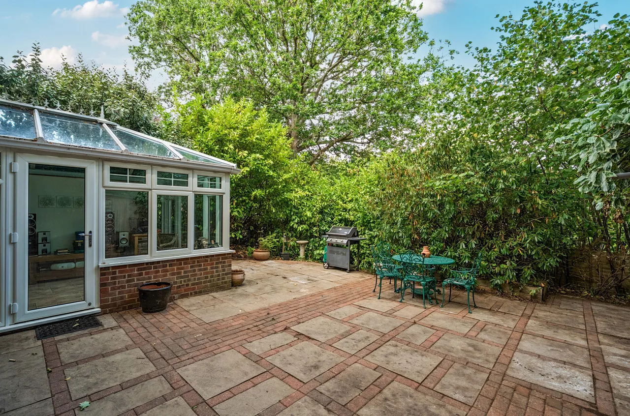 Barrens Close, Woking, GU22, photo 18