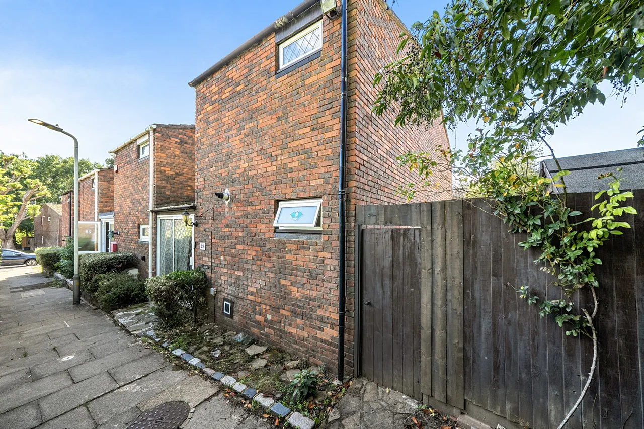 Brickett Close, Ruislip, HA4, photo 3