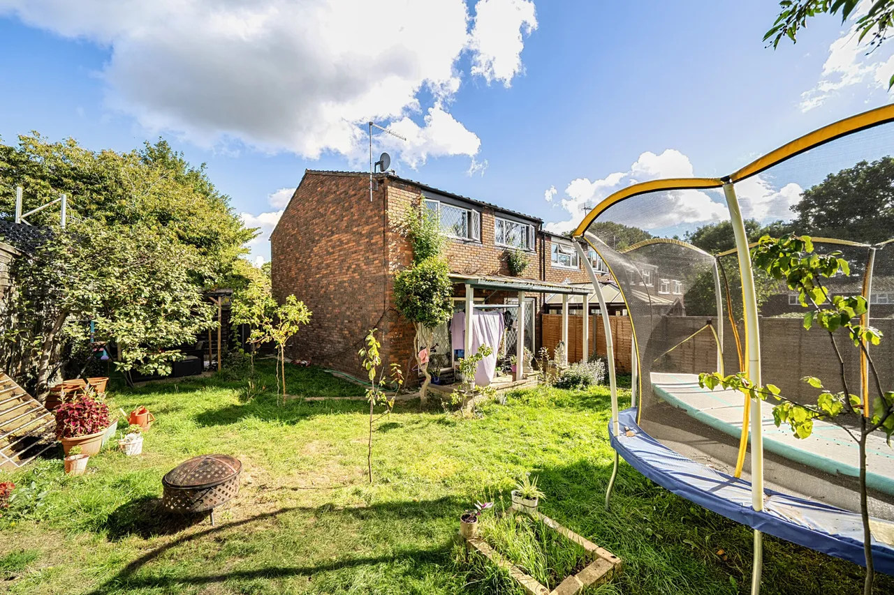 3 bed house for sale, Brickett Close, Ruislip, HA4