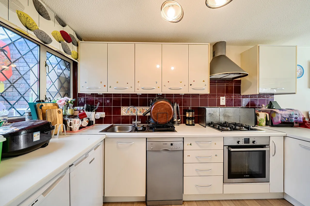 Brickett Close, Ruislip, HA4, photo 13