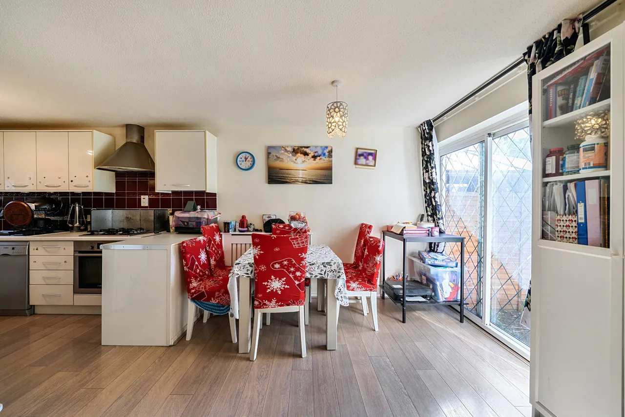 Brickett Close, Ruislip, HA4, photo 12