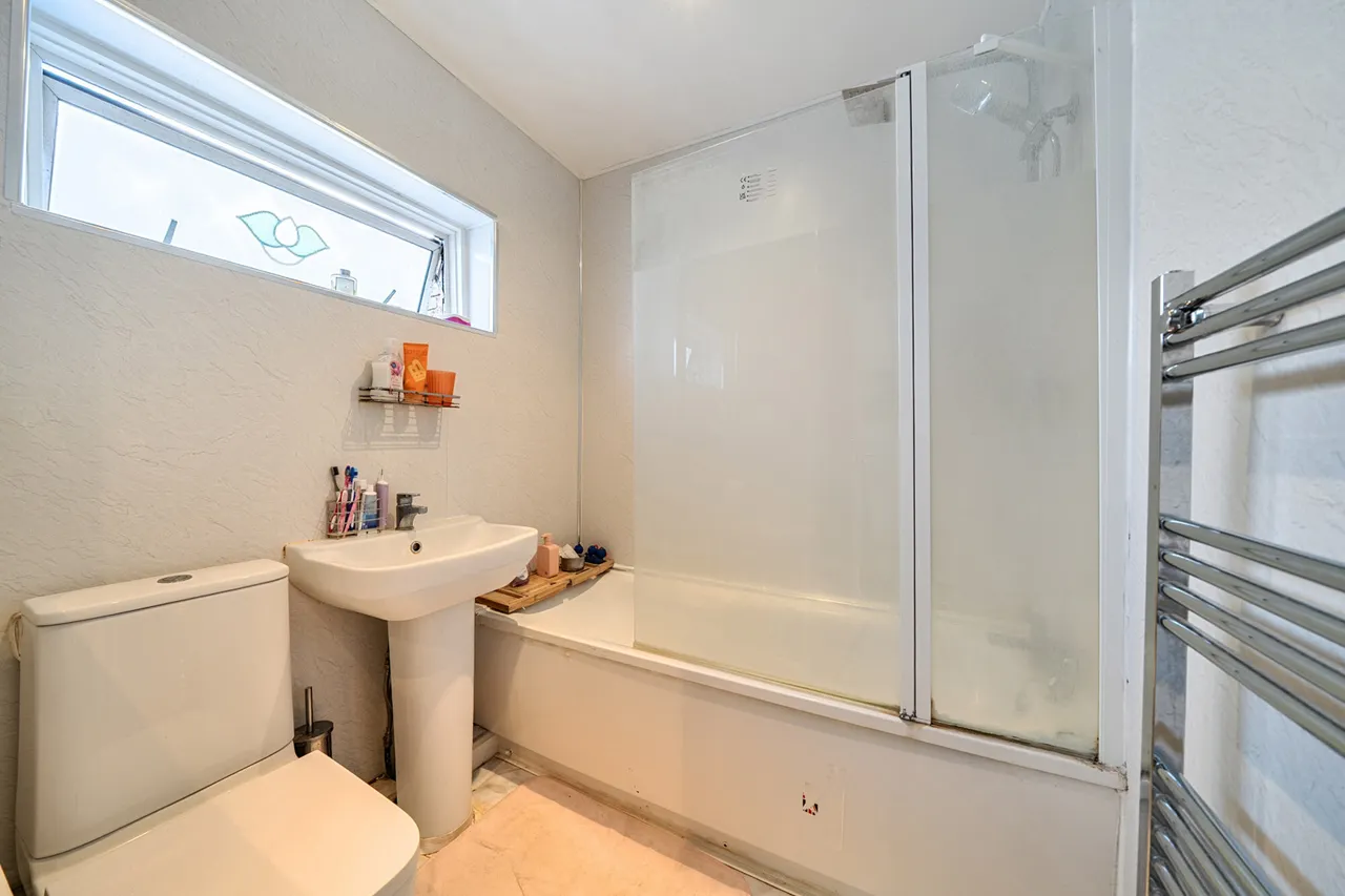 Brickett Close, Ruislip, HA4, photo 9