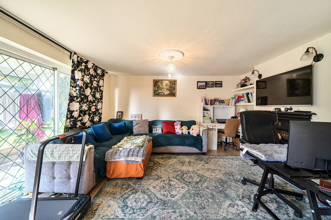 Brickett Close, Ruislip, HA4, photo 4