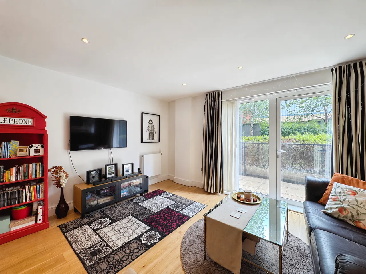 Silverworks Close, NW9, photo 6