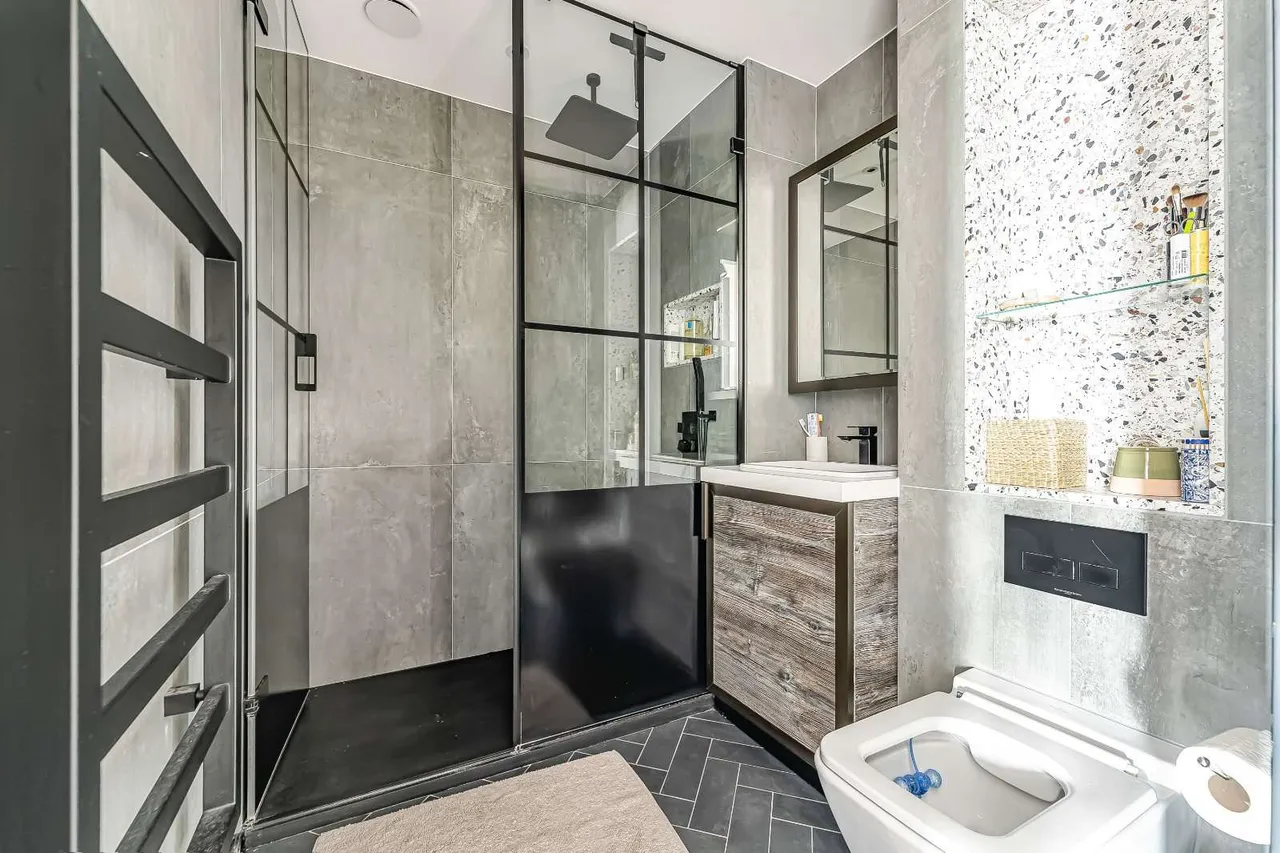 Hewett Street, Hackney, EC2A, photo 5