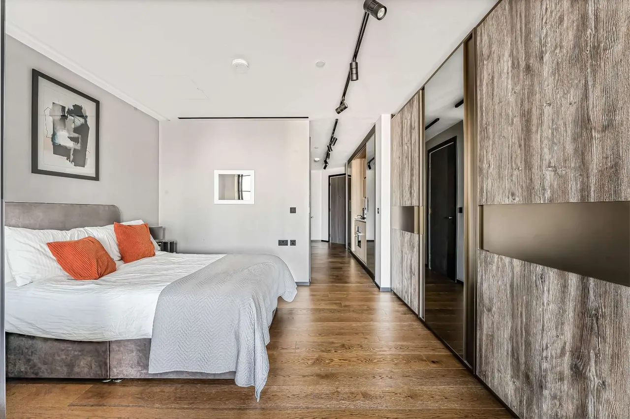 Hewett Street, Hackney, EC2A, photo 9