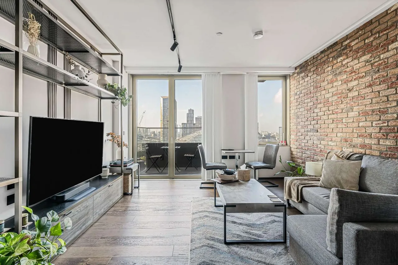 1 bed flat for sale, Hewett Street, Hackney, EC2A