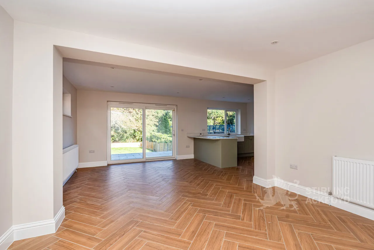 Woodlands Avenue, West Byfleet, KT14, photo 7