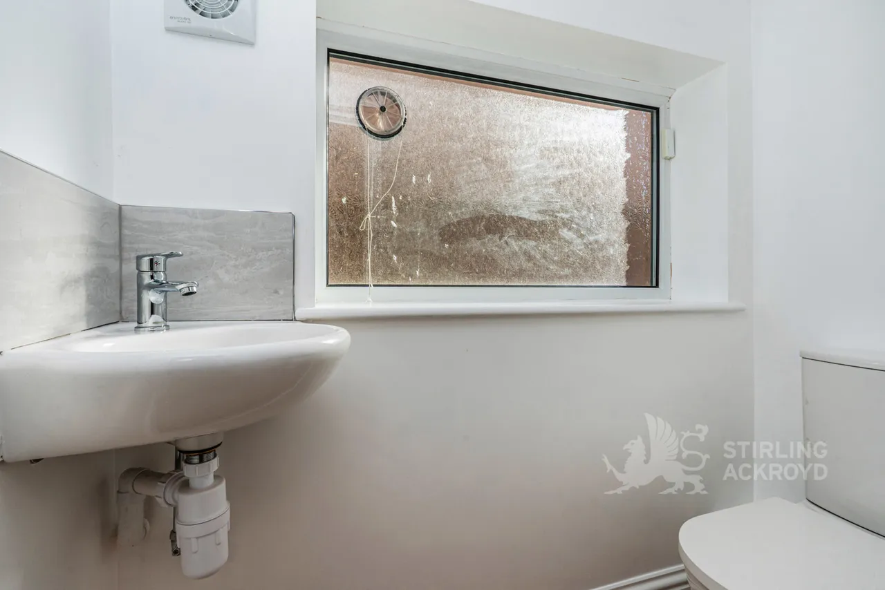 Woodlands Avenue, West Byfleet, KT14, photo 13