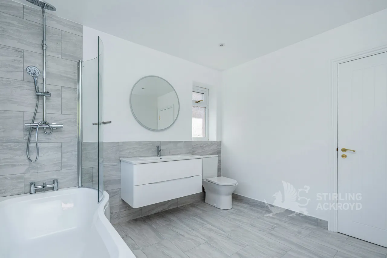Woodlands Avenue, West Byfleet, KT14, photo 24