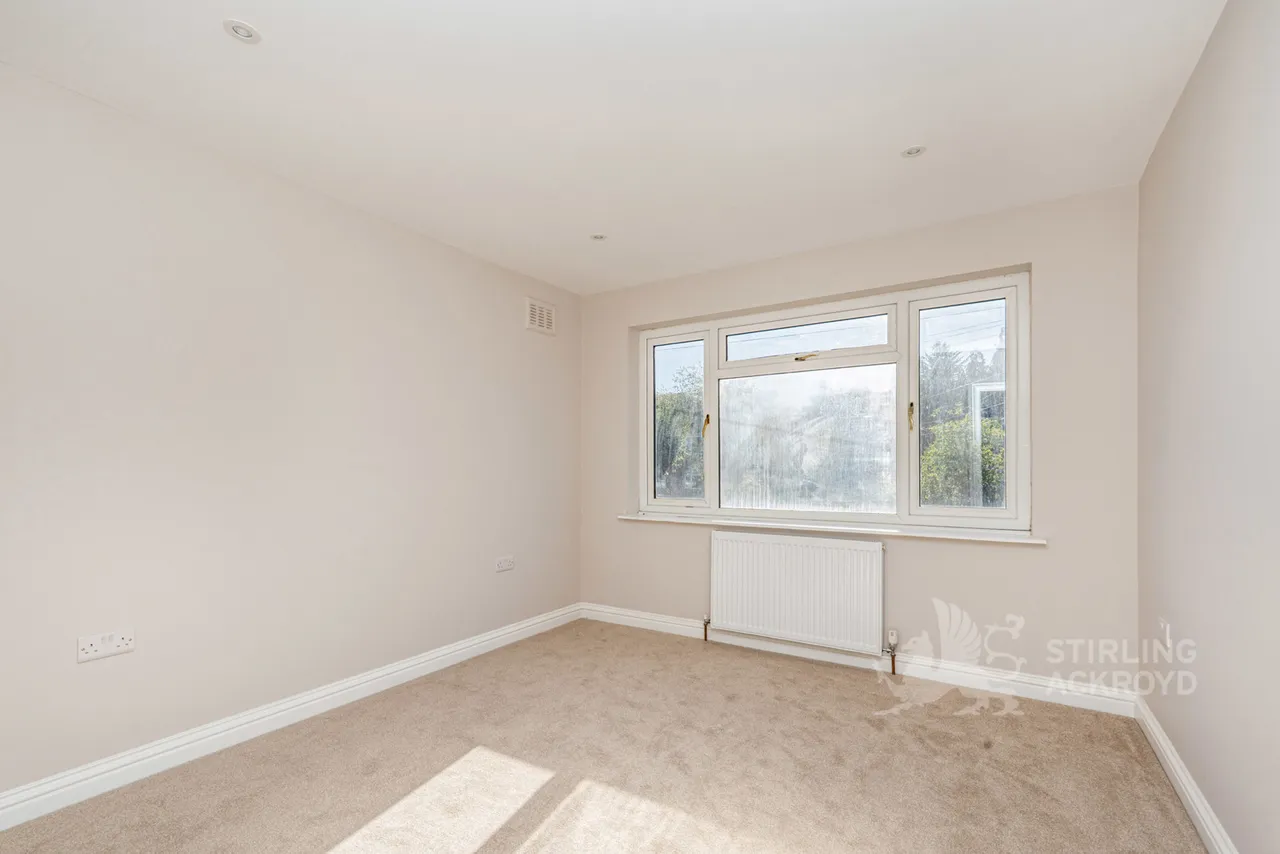 Woodlands Avenue, West Byfleet, KT14, photo 21