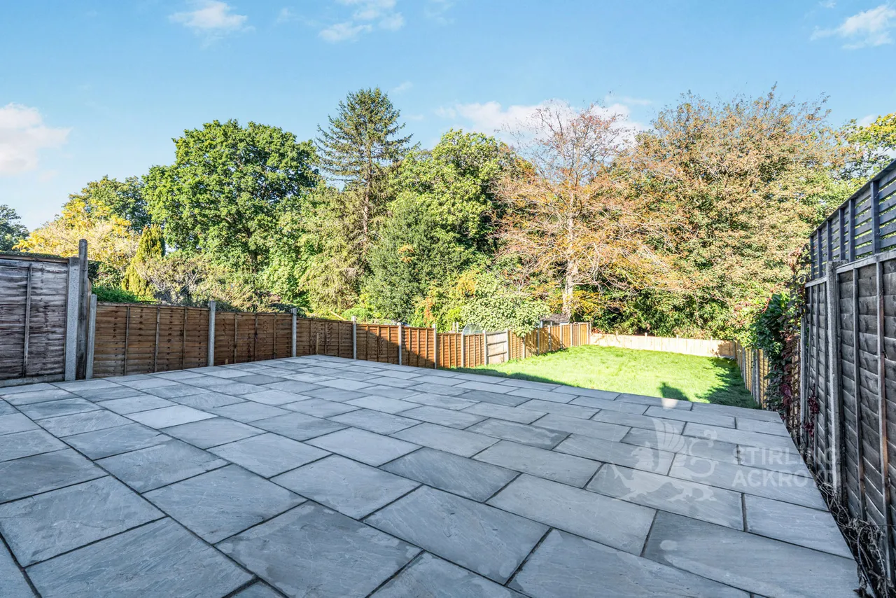 Woodlands Avenue, West Byfleet, KT14, photo 25