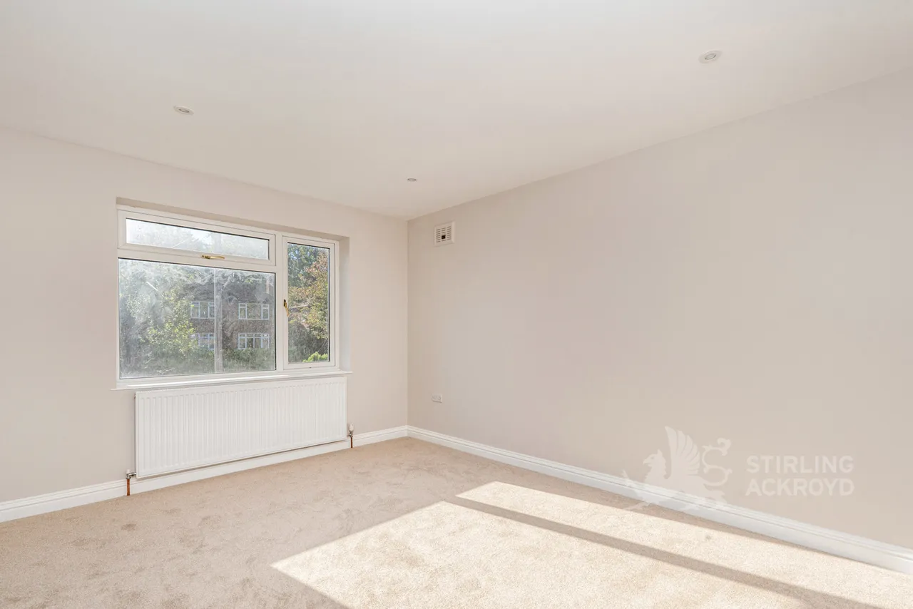 Woodlands Avenue, West Byfleet, KT14, photo 19