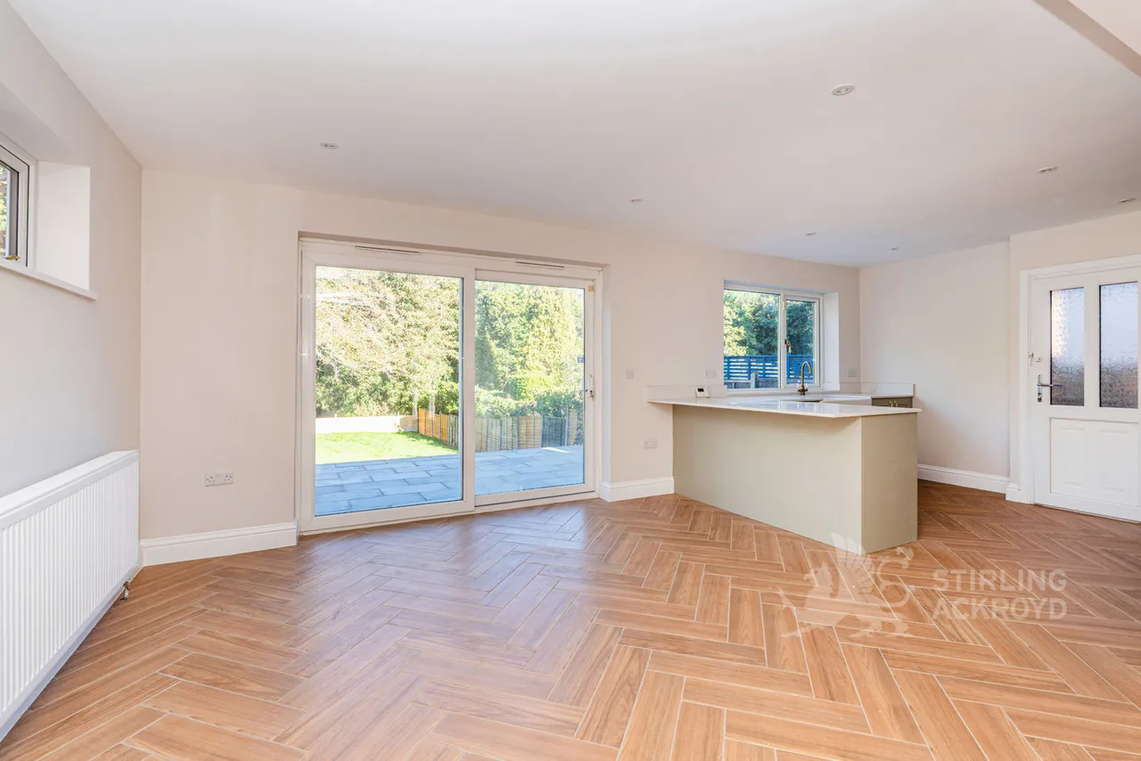 Woodlands Avenue, West Byfleet, KT14, photo 8