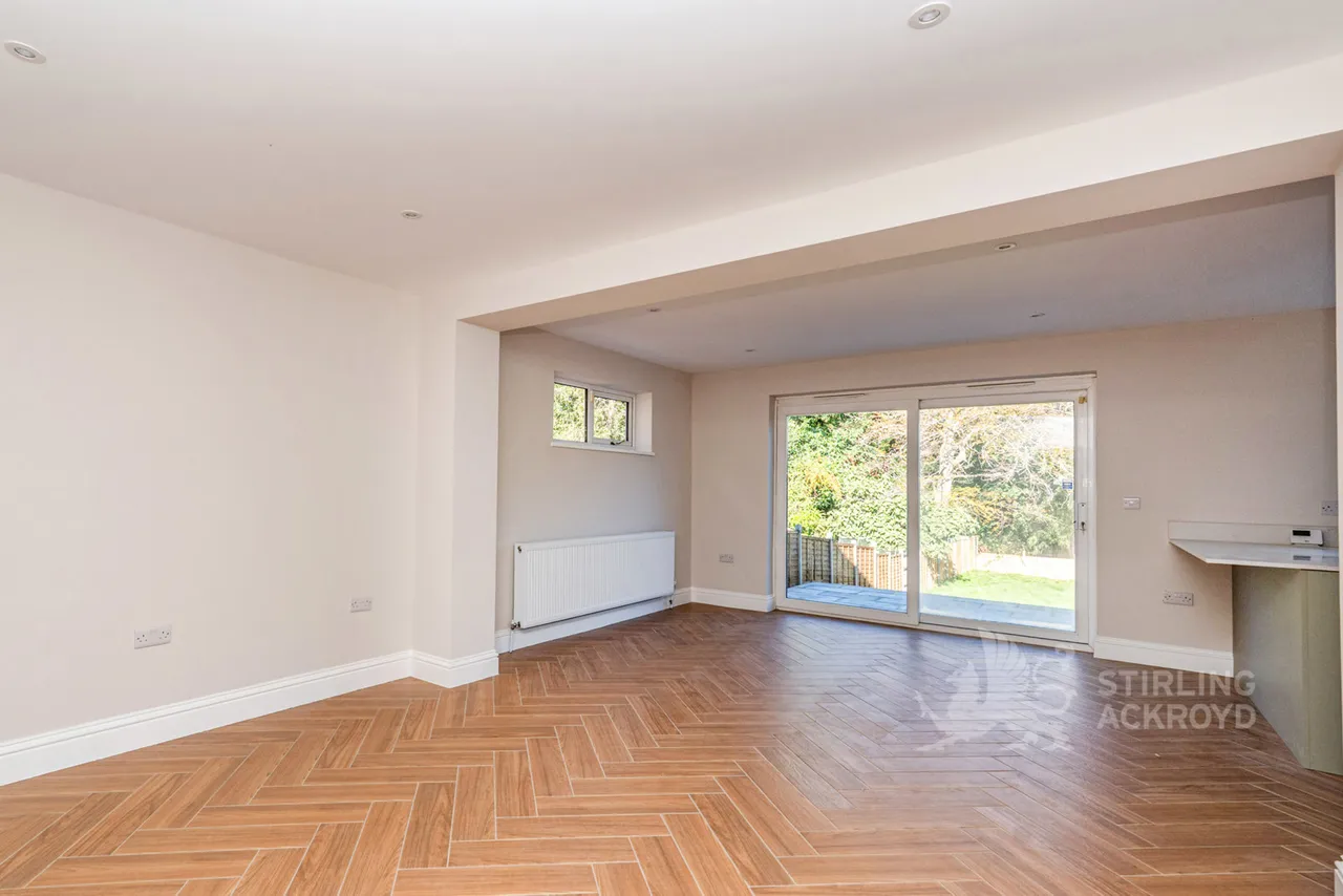 Woodlands Avenue, West Byfleet, KT14, photo 5