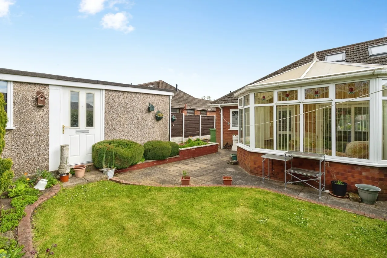 Balmoral Drive, Hindley, WN2, photo 22