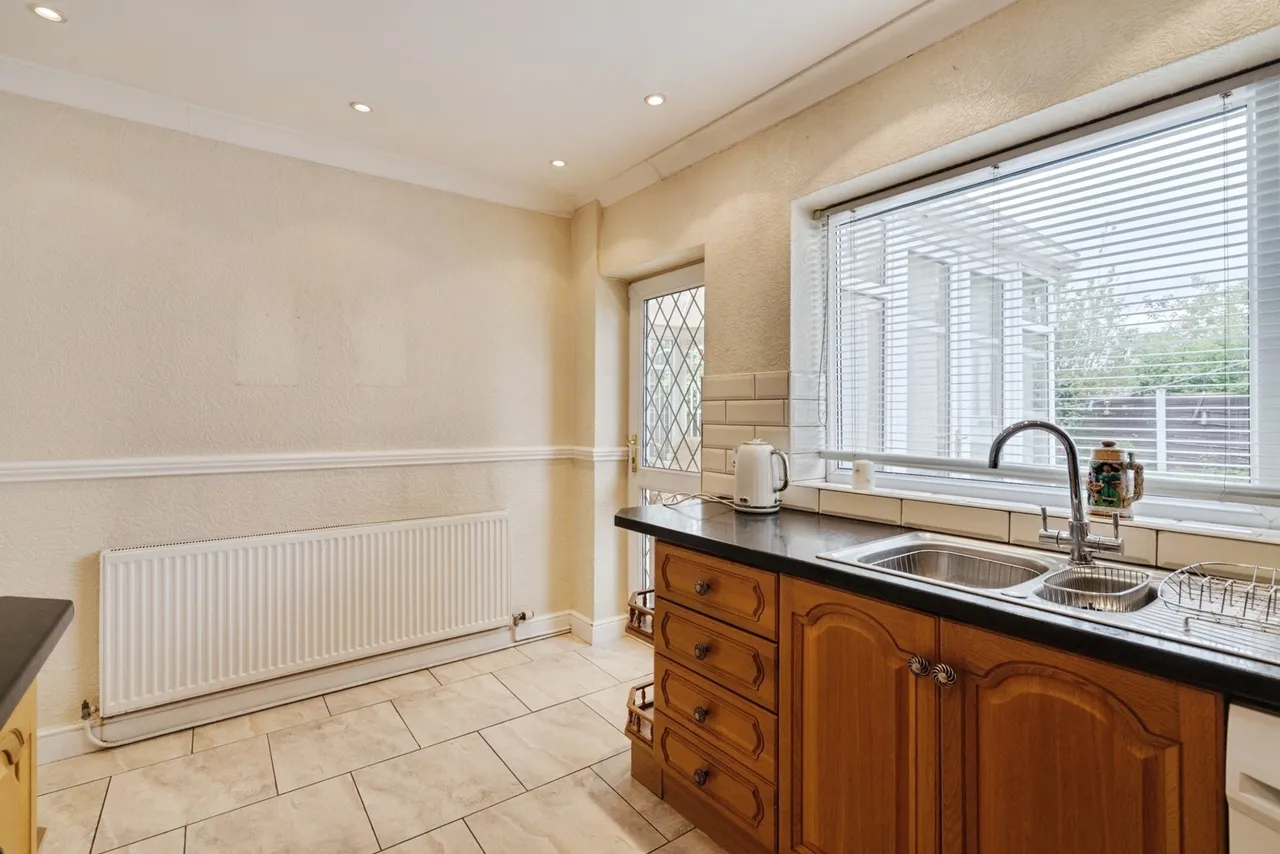 Balmoral Drive, Hindley, WN2, photo 10