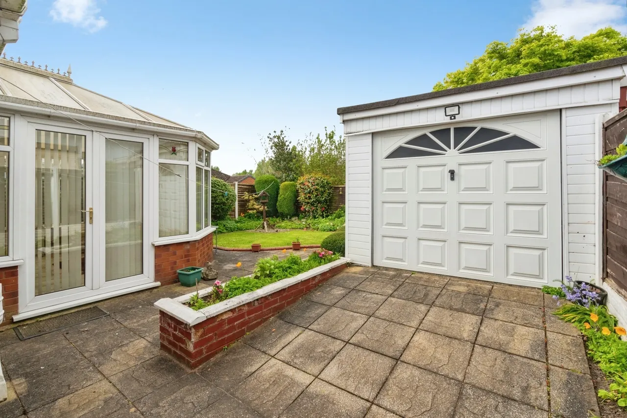 Balmoral Drive, Hindley, WN2, photo 23